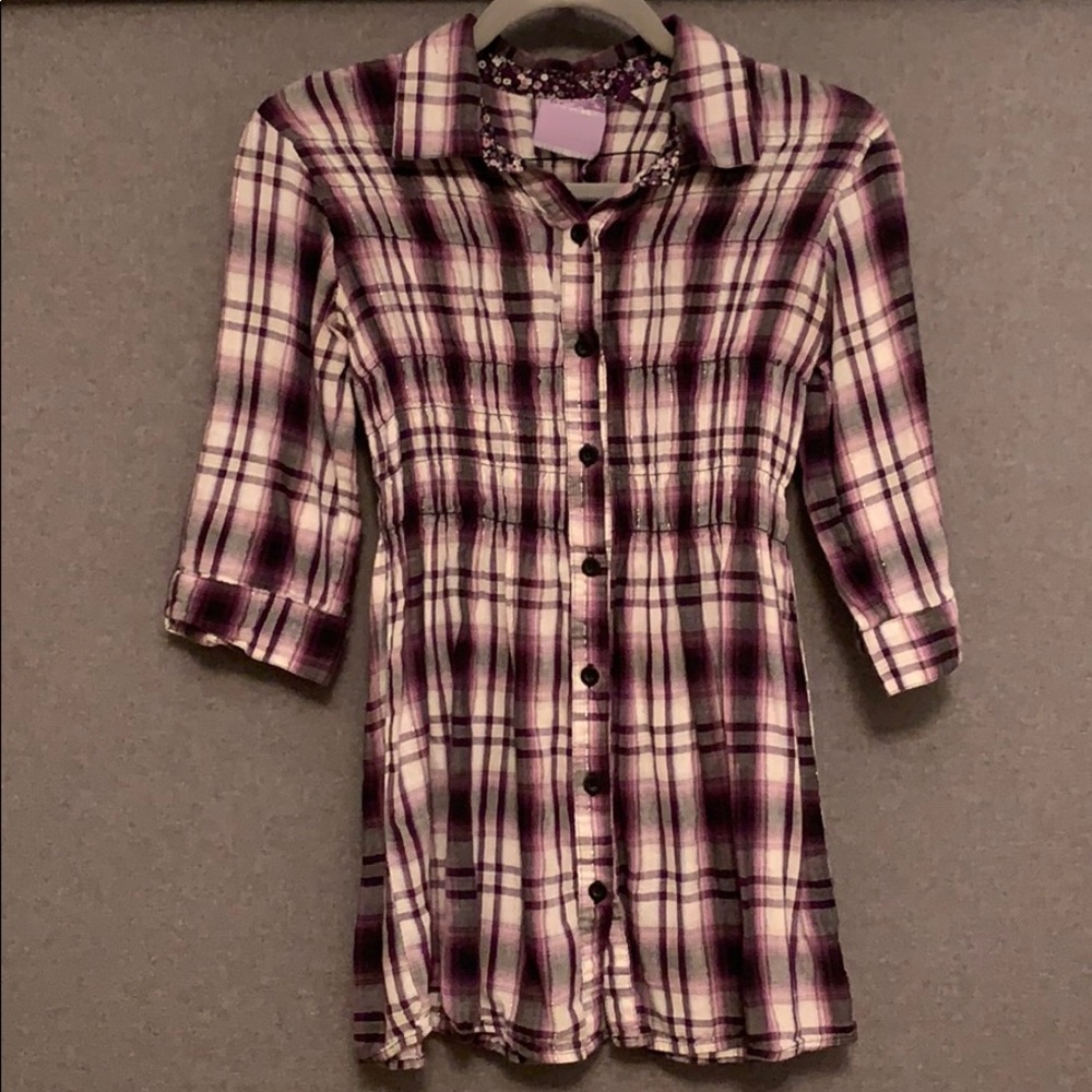 Comfy button down. Hides belly well.